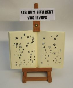 Image d'un livre partiellement effacé